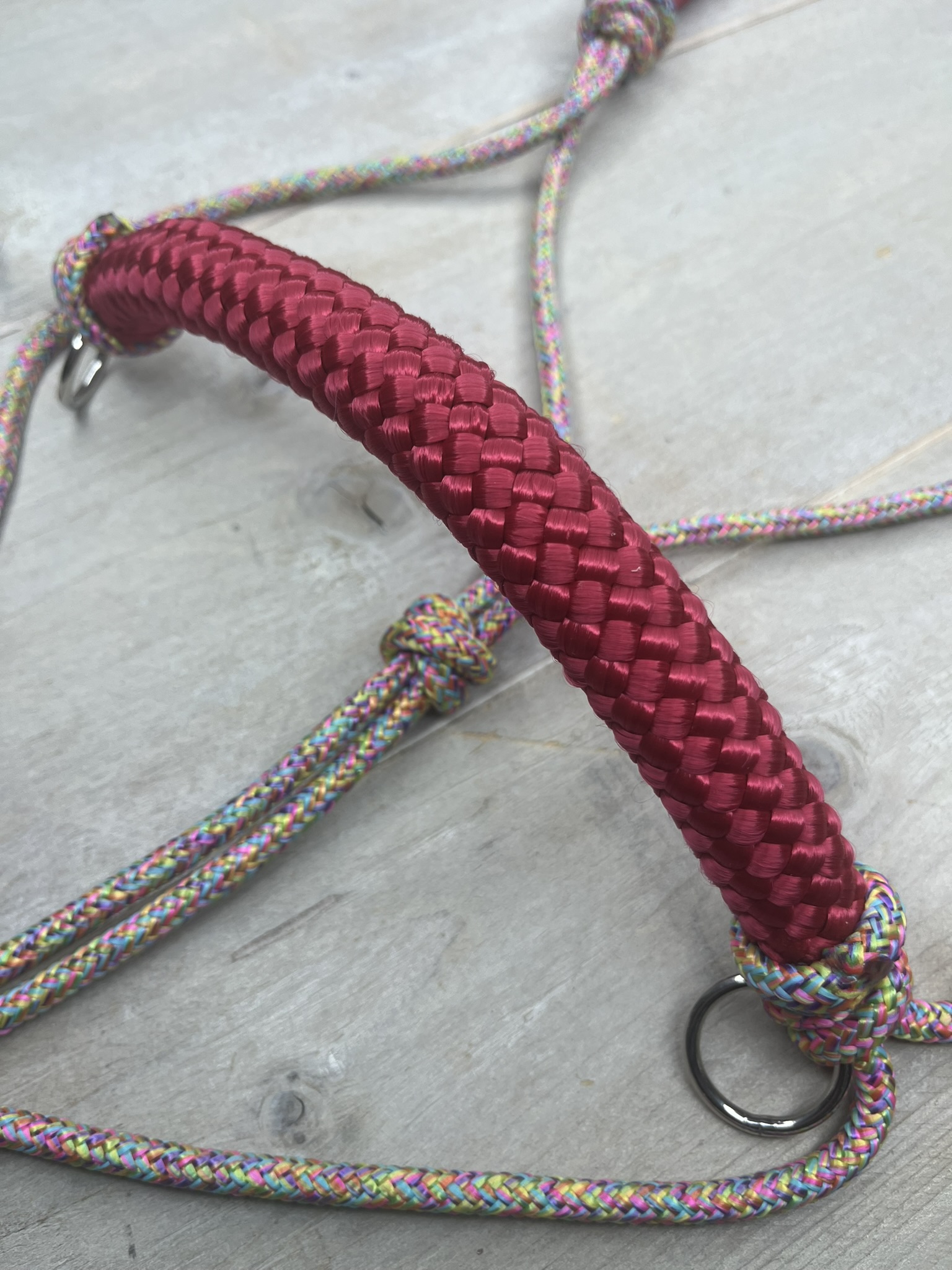 Raspberry red touwhalster