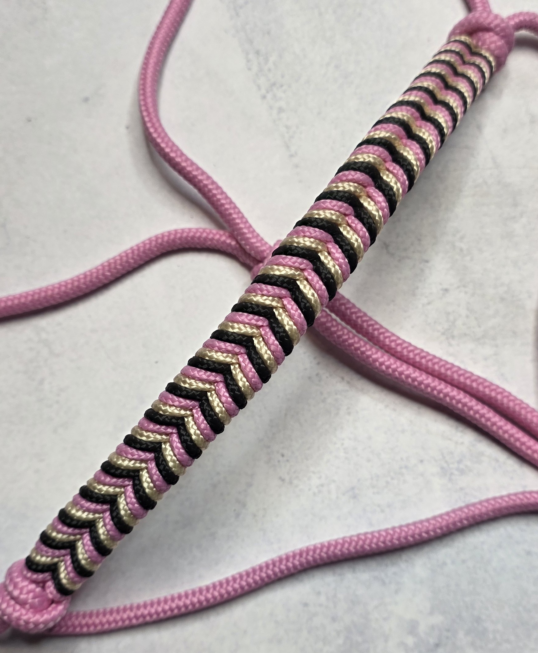 Touwhalster visgraat neusstuk - Shiny Pink