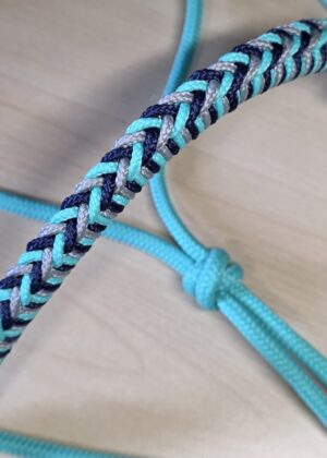 Aquamarine donker blauw touwhalster
